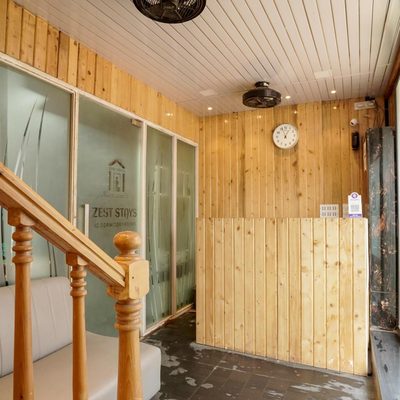 Reception at Zest Stays 1054, staffed 24 hours a day